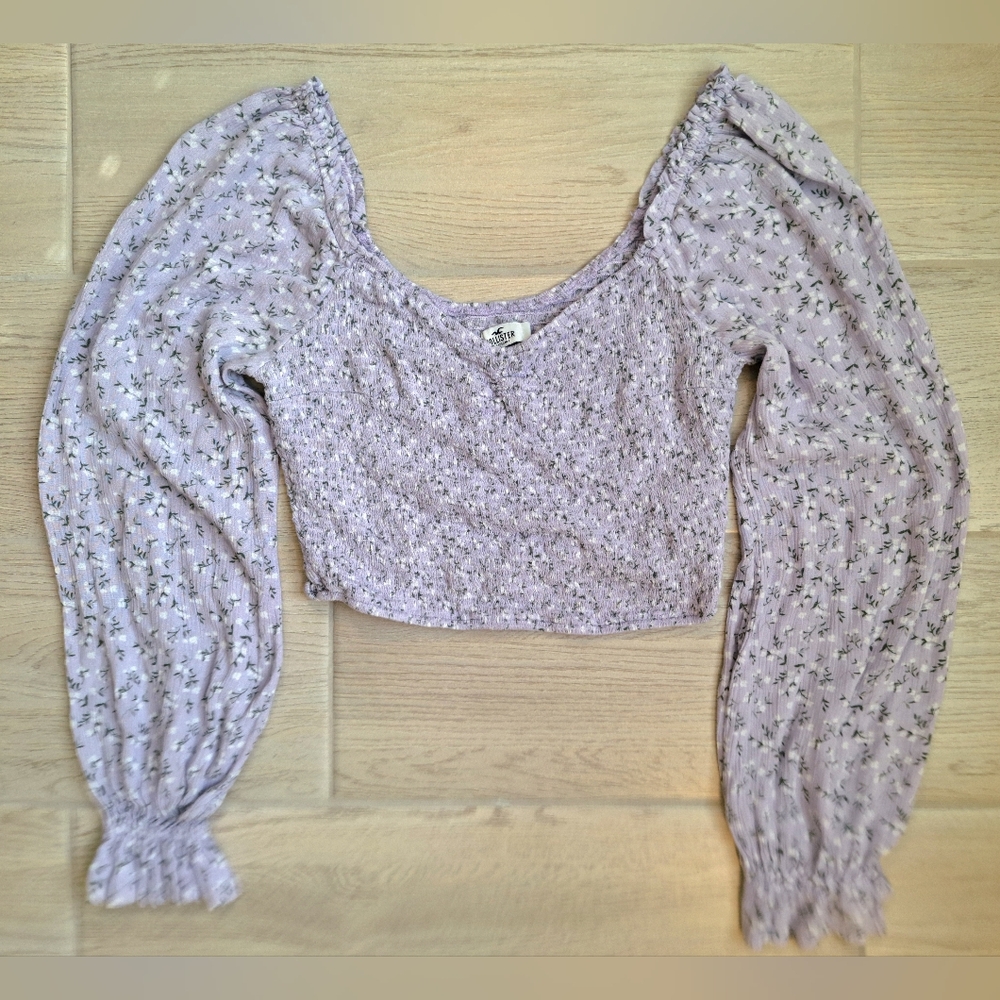 Hollister Women's Lavender Floral Long Sleeved Smocked Cropped Top - Size  Large